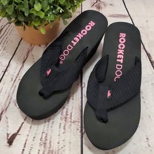 🌸ROCKET DOG FLIP FLOPS
